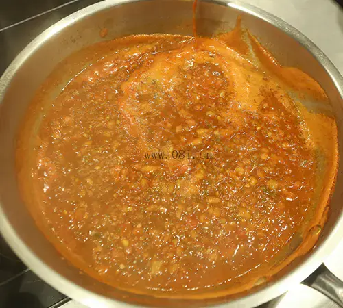特色西红柿盐排骨汤锅